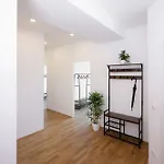 Free Parking, Luxury Beds, Nespresso, Netflix *