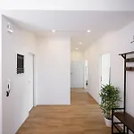 Free Parking, Luxury Beds, Nespresso, Netflix