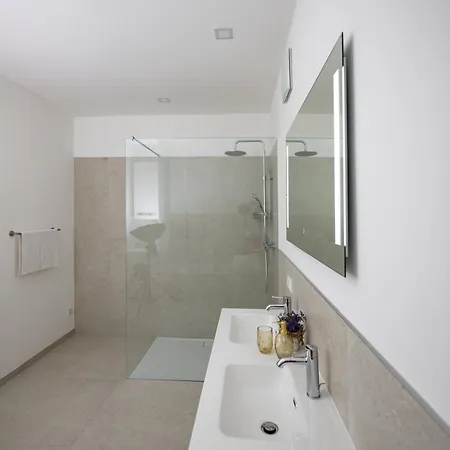 アパート Free Parking, Luxury Beds, Nespresso, Netflix ヴェルス