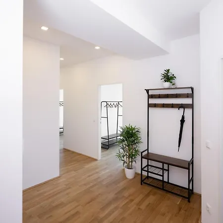 Free Parking, Luxury Beds, Nespresso, Netflix *