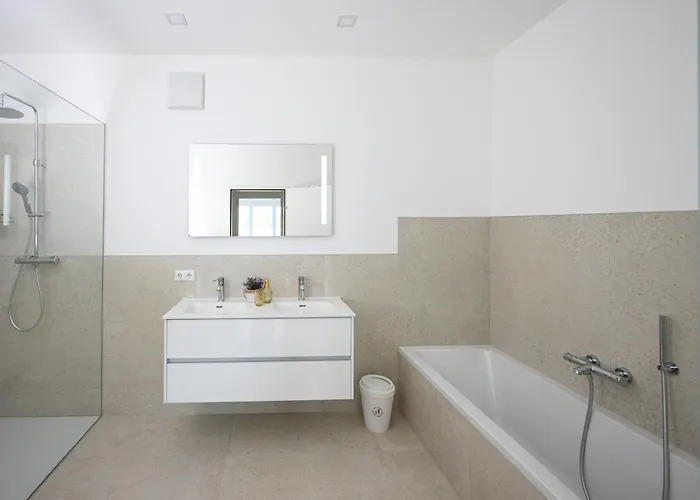 Free Parking, Luxury Beds, Nespresso, Netflix * Wels