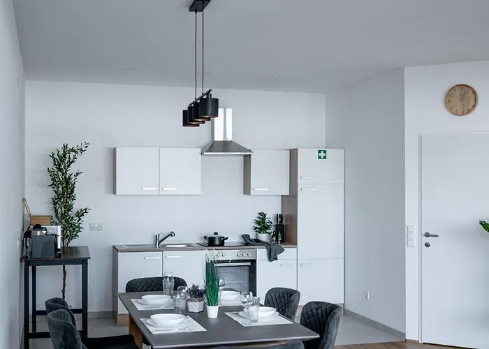 Free Parking, Luxury Beds, Nespresso, Netflix